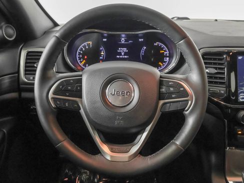 Used 2019 Jeep Grand Cherokee Altitude RWD image 26