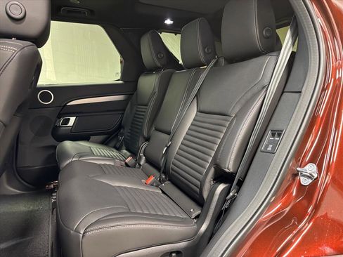 New 2026 Land Rover Discovery Limited Edition image 30