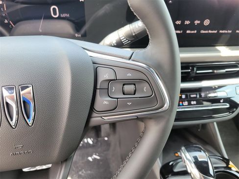 New 2025 Buick Envista Avenir image 18