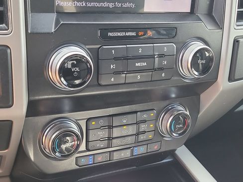 Used 2020 Ford F150 Lariat w/ Equipment Group 502A Luxury AWD/4WD image 27