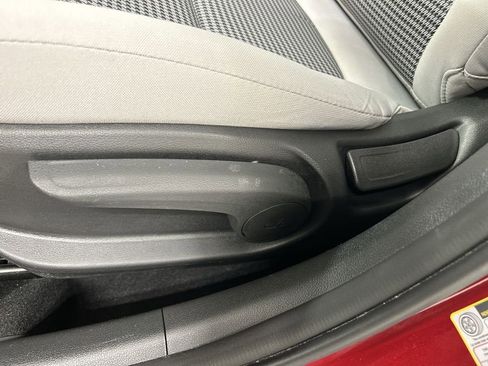 Used 2023 Hyundai Kona SE w/ Cargo Package image 10