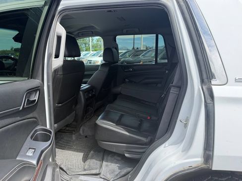 Used 2017 GMC Yukon SLT AWD/4WD image 4