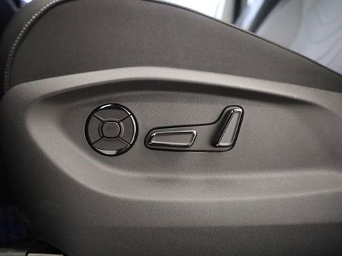 New 2026 Volkswagen Tiguan SE AWD/4WD image 11