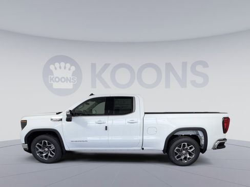 New 2026 GMC Sierra 1500 SLE image 2