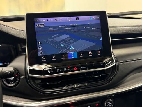 Used 2024 Jeep Compass Limited w/ High Altitude Package image 27