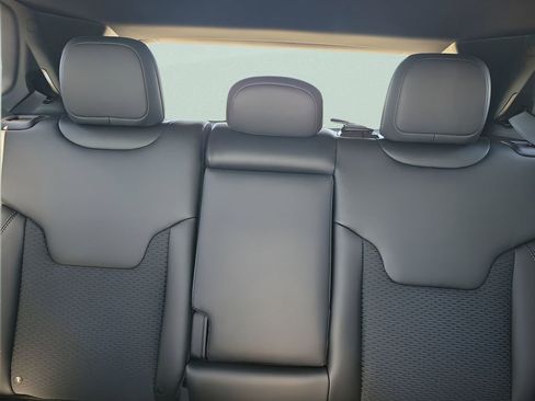 New 2026 Jeep Compass Latitude image 13