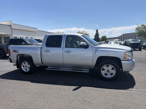 Used 2013 Chevrolet Silverado 1500 LTZ w/ Z71 Appearance Package AWD/4WD image 4