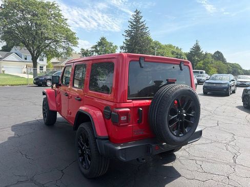 Used 2025 Jeep Wrangler Unlimited Sahara w/ Safety Group AWD/4WD image 10