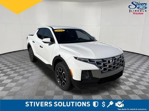 Used 2024 Hyundai Santa Cruz SE FWD image 3