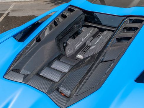 Used 2025 Lamborghini Revuelto AWD/4WD image 30
