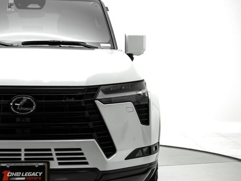 Used 2025 Lexus GX 550 w/ Accessory Package (2T) AWD/4WD image 47