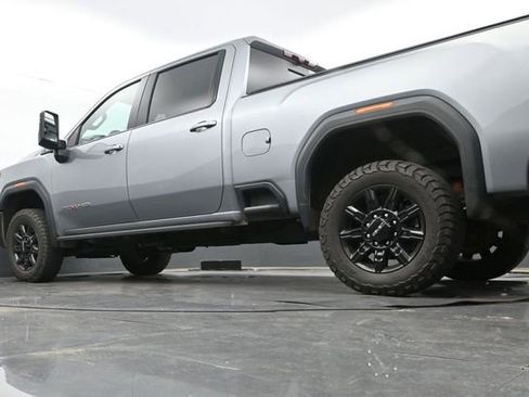 Used 2024 GMC Sierra 2500 AT4 w/ AT4 Premium Plus Package AWD/4WD image 10