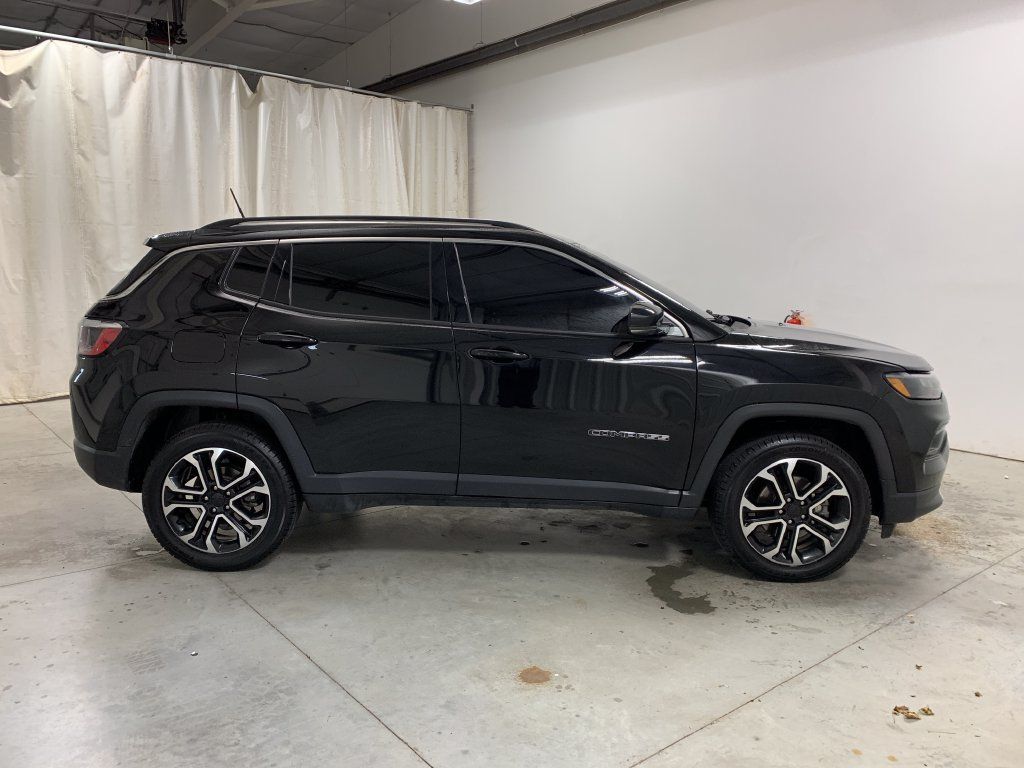 Used 2022 Jeep Compass Limited AWD/4WD image 11
