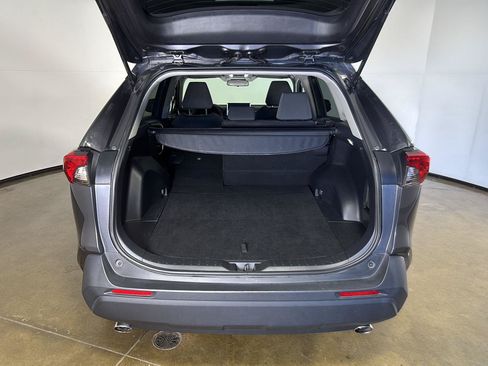 Used 2025 Toyota RAV4 XLE AWD/4WD image 15