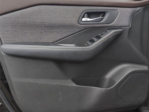 Used 2023 Nissan Rogue SV FWD image 19