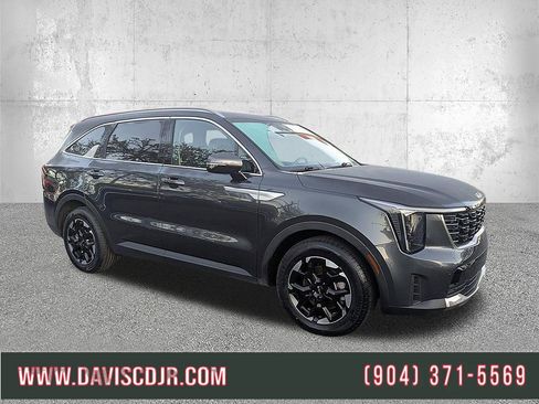 Used 2024 Kia Sorento S FWD image 1