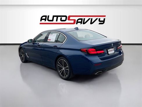 Used 2023 BMW 530i w/ Premium Package image 5