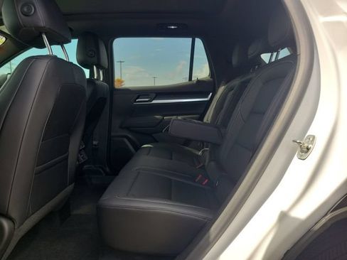Used 2025 GMC Terrain Elevation w/ Elevation Premium Package AWD/4WD image 11