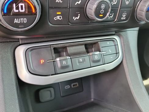 Used 2023 GMC Acadia SLE w/ Elevation Edition FWD image 27