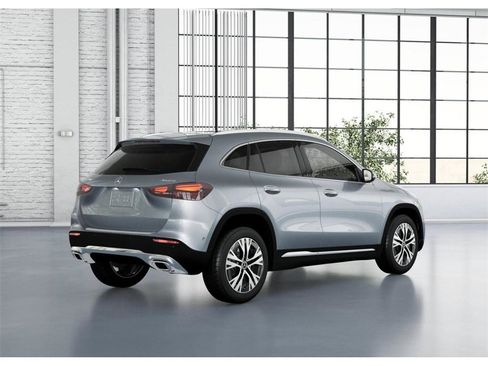 New 2025 Mercedes-Benz GLA 250 4MATIC image 21