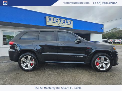 Used 2016 Jeep Grand Cherokee SRT image 4