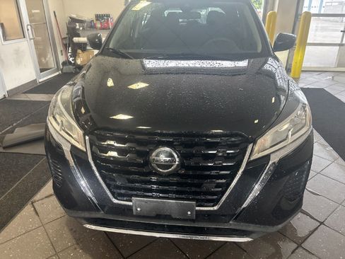 Used 2021 Nissan Kicks S FWD image 1