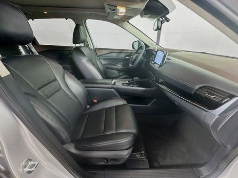 Used 2023 Nissan Rogue SL w/ SL Premium Package image 35