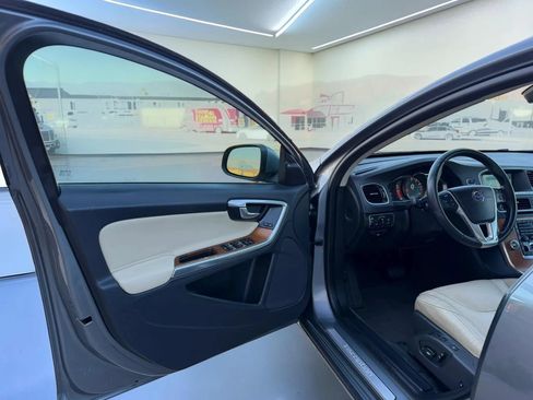 Used 2016 Volvo S60 T5 Premier FWD image 9