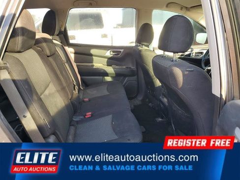 Used 2020 Nissan Pathfinder SV image 22