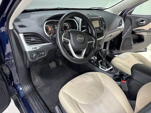 Used 2016 Jeep Cherokee Sport AWD/4WD image 9