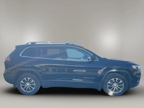 Used 2019 Jeep Cherokee Latitude Plus w/ Cold Weather Group AWD/4WD image 6