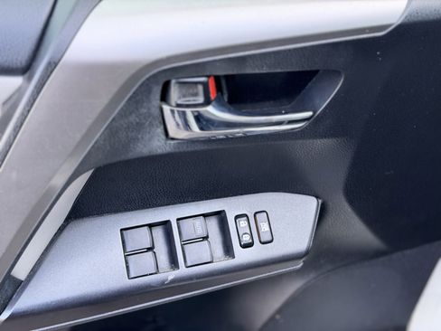 Used 2017 Toyota RAV4 XLE w/ Carpet Mat Package image 17