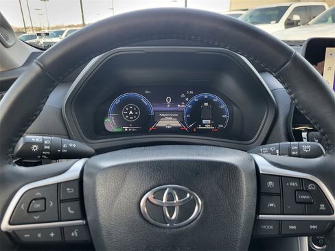 Used 2024 Toyota Grand Highlander Limited image 19