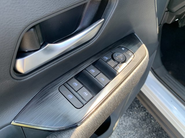 New 2026 Nissan Kicks SV w/ Interior Electronics Package AWD/4WD image 12