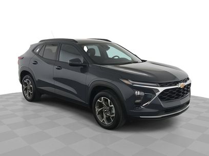 Used 2025 Chevrolet Trax LT
