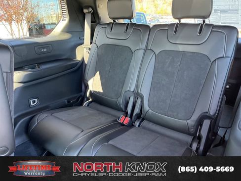 New 2025 Jeep Grand Cherokee L Altitude image 16