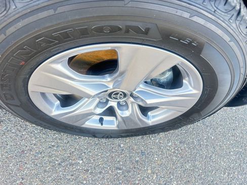 Used 2025 Toyota RAV4 XLE image 30