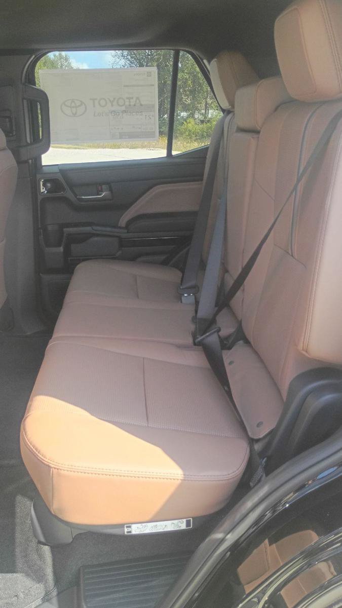 New 2026 Toyota 4Runner Limited AWD/4WD image 13