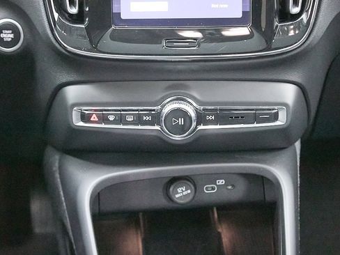 Certified 2024 Volvo XC40 B5 Plus w/ Climate Package image 23