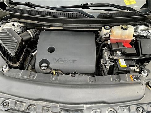 Used 2019 Buick Enclave Essence image 32