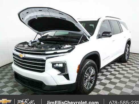 New 2026 Chevrolet Traverse LT w/ Driver Confidence Package AWD/4WD image 32