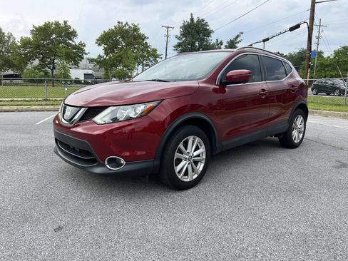 Used 2019 Nissan Rogue Sport SV w/ Technology Package image 2