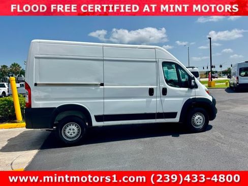 Used 2025 RAM ProMaster 2500 w/ Convenience Group FWD image 7
