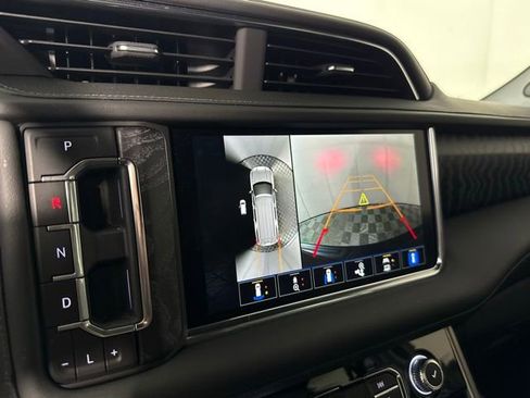 Used 2023 GMC Yukon Denali AWD/4WD image 19
