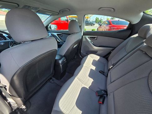 Used 2016 Hyundai Elantra SE w/ Option Group 02 FWD image 13