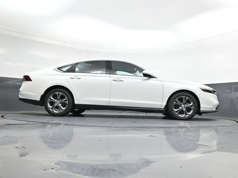 Used 2024 Honda Accord EX image 30