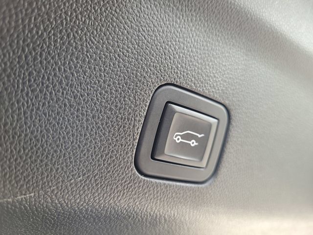 Used 2024 Chevrolet Tahoe Premier AWD/4WD image 29