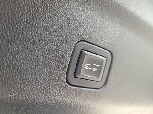 Used 2024 Chevrolet Tahoe Premier AWD/4WD image 29