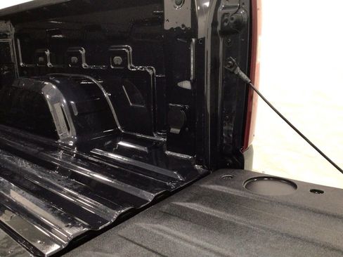 Used 2023 Chevrolet Silverado 1500 LT image 24