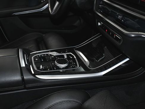 Used 2024 BMW X7 xDrive40i w/ M Sport Package AWD/4WD image 70